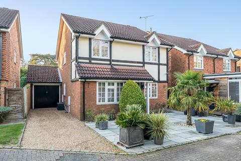 Village Close, Weybridge, KT13