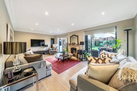 undefined, Village Close, Weybridge, KT13