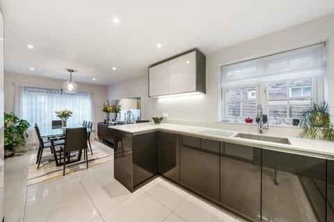 undefined, Village Close, Weybridge, KT13
