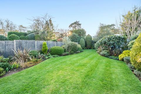 undefined, Village Close, Weybridge, KT13