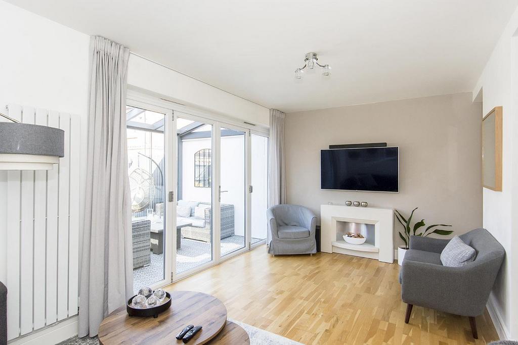 Lounge Area