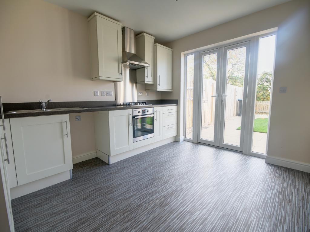 Kitchen / Dining Roo
