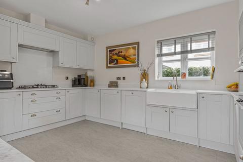 14 Hastings Close, Wythall, Birmingham, B47 6AW
