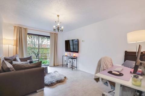 16 Larkham Close, Feltham, TW13 4QN