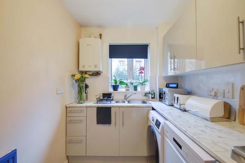 16 Larkham Close, Feltham, TW13 4QN
