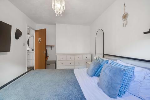 16 Larkham Close, Feltham, TW13 4QN