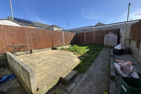 19 Gilbert Close, St Stephen, St Austell, PL26 7PH