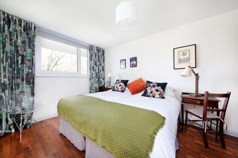 2 bedroom flat for sale, Battersea Bridge Road, London