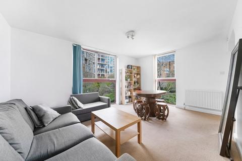 2 bedroom flat to rent, Cape Yard, London