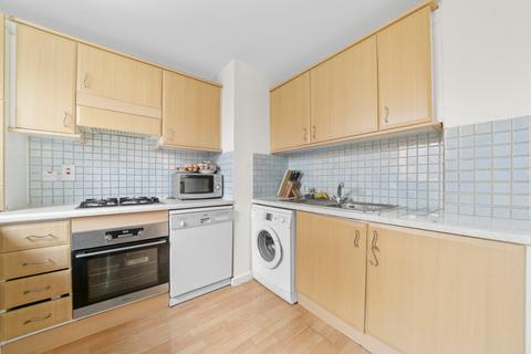 2 bedroom flat to rent, Cape Yard, London