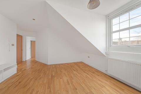3 bedroom flat to rent, Finchley Road, Childs Hill, London