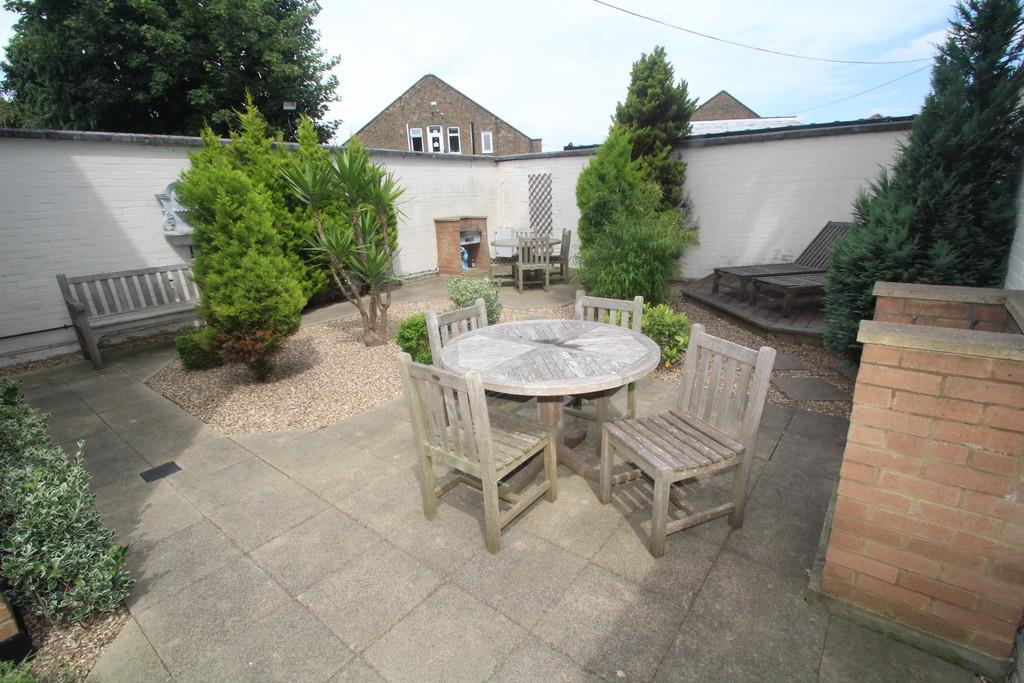 Communal Rear Garden