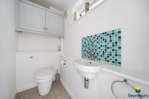 20 Burwood Close, Guildford, GU1 2SB
