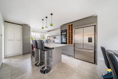 20 Burwood Close, Guildford, GU1 2SB