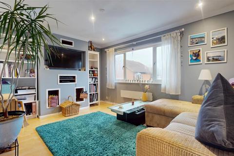 32 Bercham, Two Mile Ash, Milton Keynes, MK8 8HX