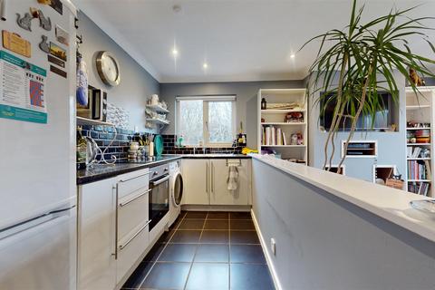 32 Bercham, Two Mile Ash, Milton Keynes, MK8 8HX
