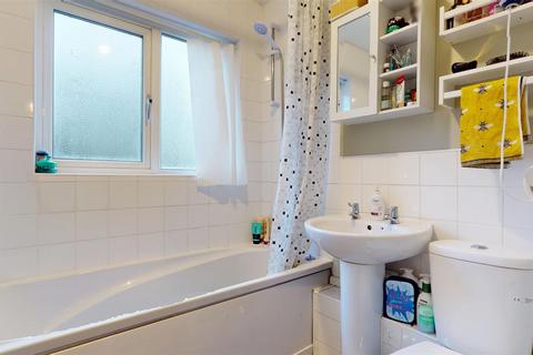 32 Bercham, Two Mile Ash, Milton Keynes, MK8 8HX