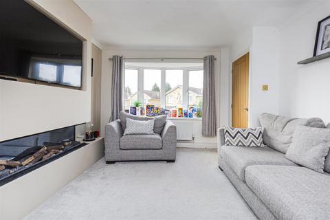 6 Maplin Drive, Huddersfield, HD3 3GT