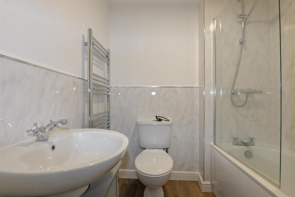 Bathroom 1.jpg