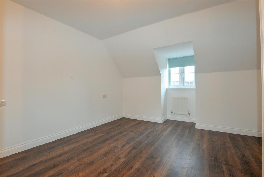 Bedroom1 3.jpg