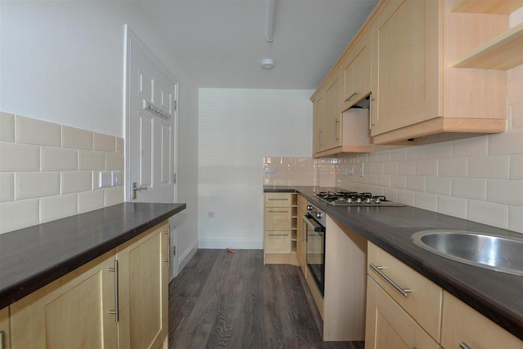 Kitchen 2.jpg