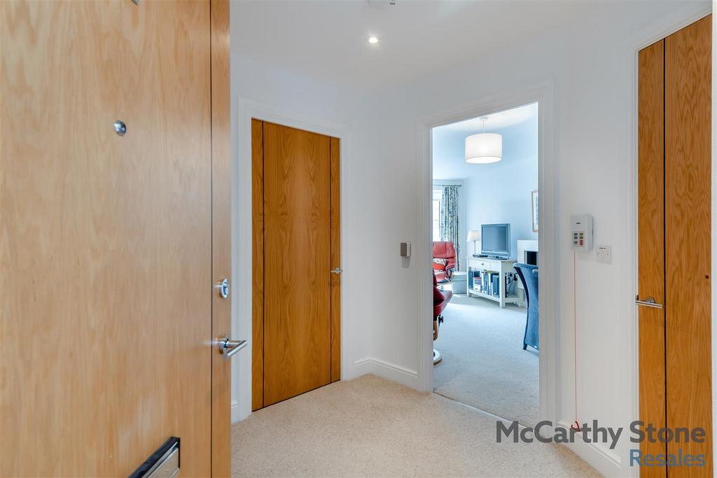 8639383-interior15.jpg