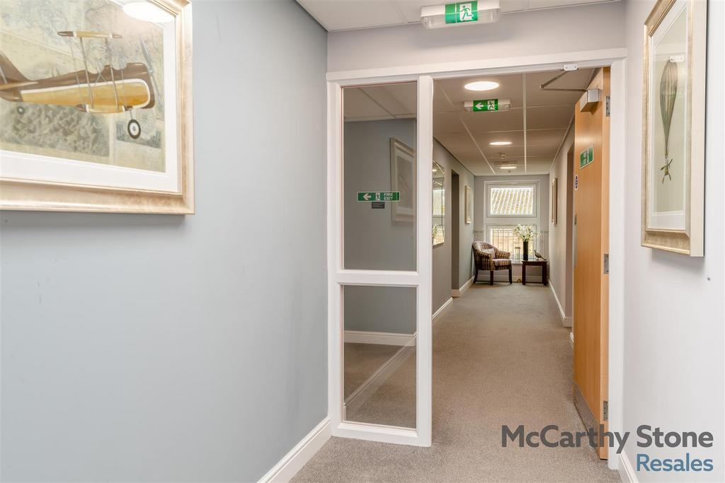 8639383-interior14.jpg