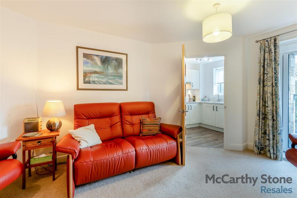 8639383-interior09.jpg