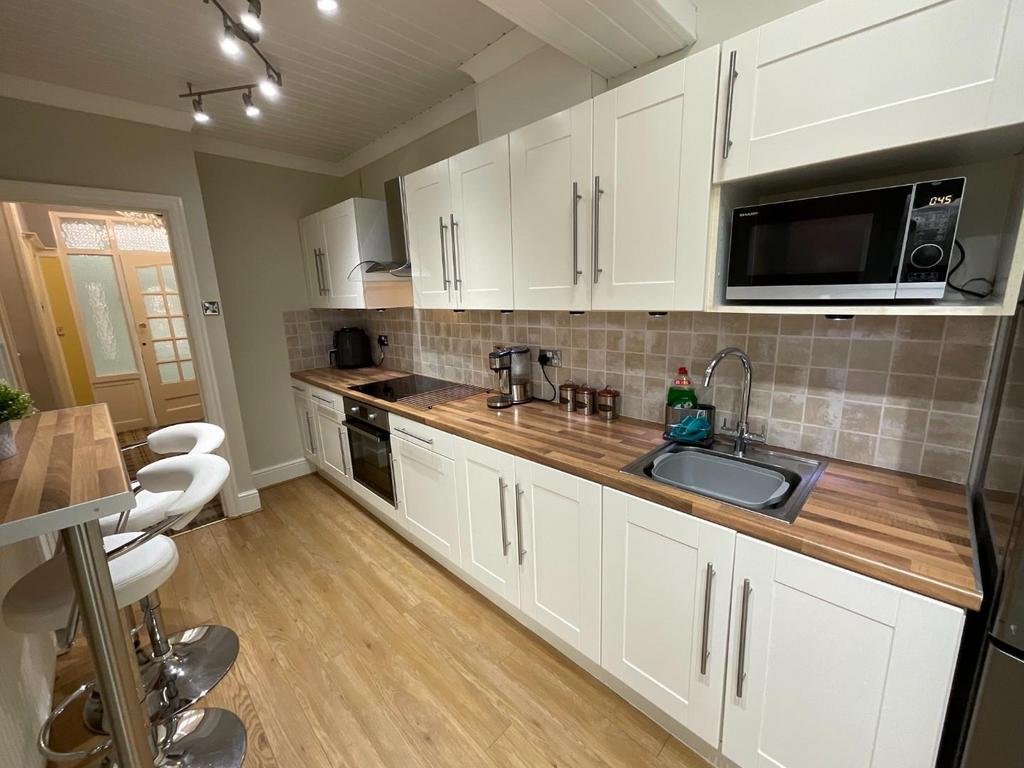 Kitchen/Breakfasting Room