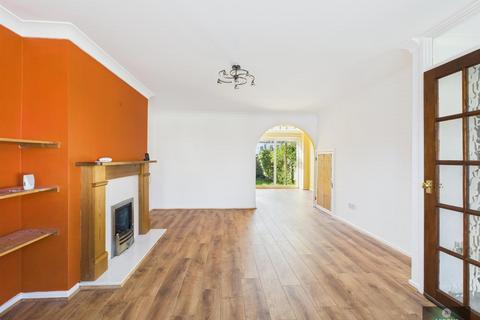 undefined, Lyndhurst Close, Crawley RH11