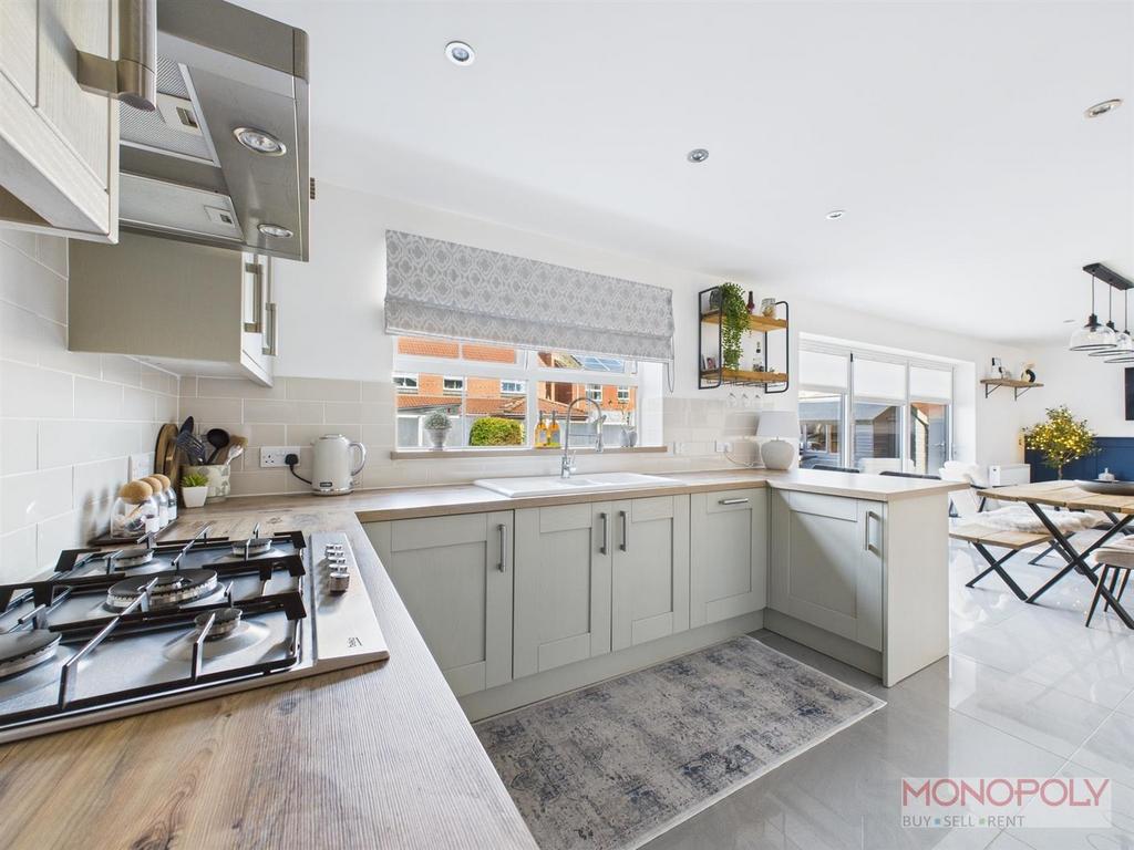 Open plan kitchen/dining room