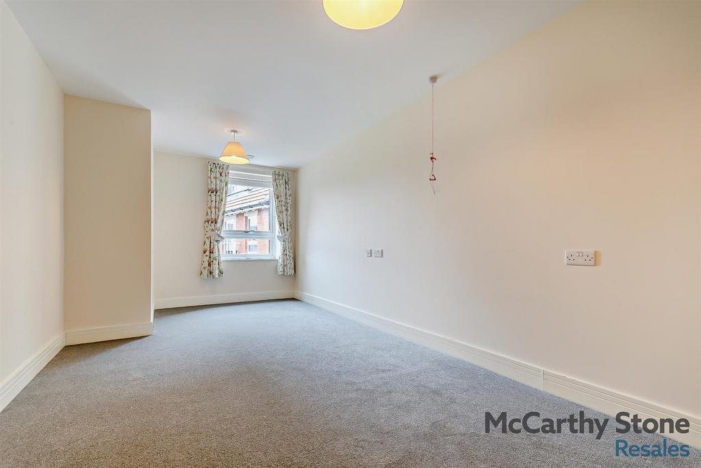 8637608-interior02-800.jpg
