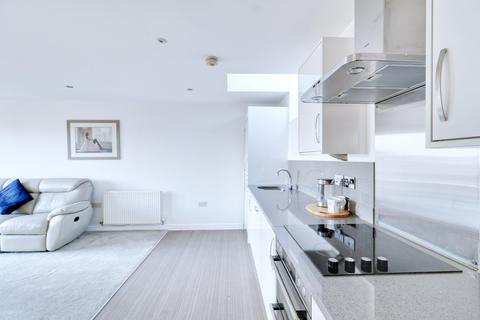 69 Brinson Way, Aveley, South Ockendon, RM15 4EF