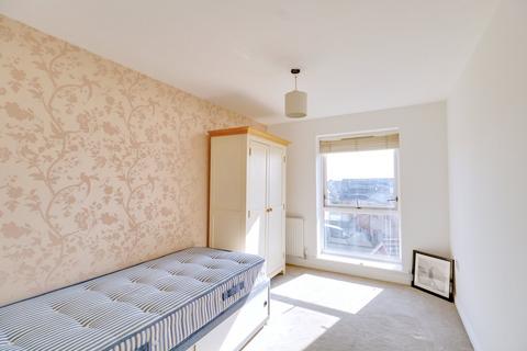 69 Brinson Way, Aveley, South Ockendon, RM15 4EF