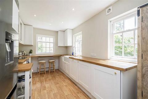 Flat A, 13 Ranelagh Road, London, SW1V 3EX