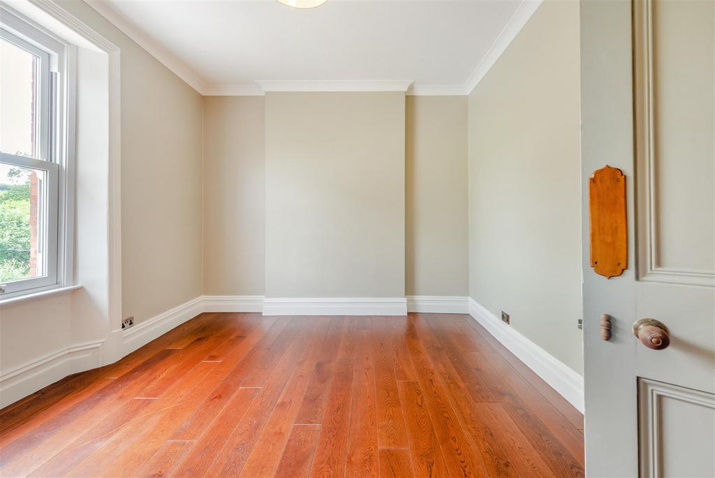 8559530-interior13.jpg