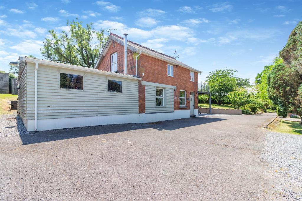 8553666-exterior13.jpg