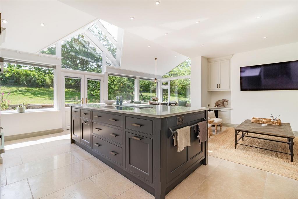 8553666-interior30.jpg