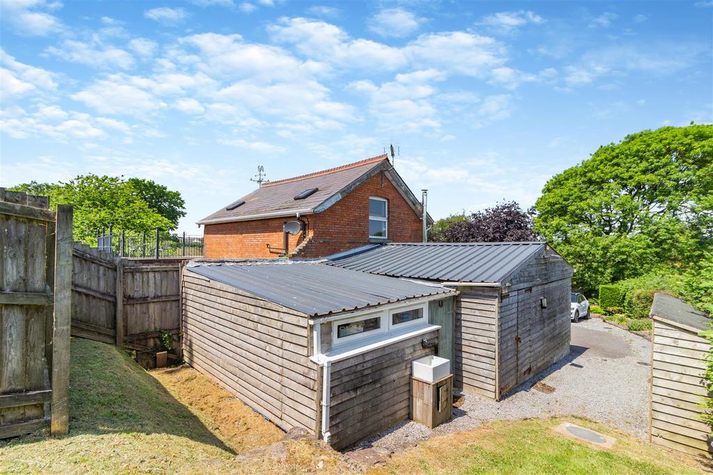 8553666-exterior14.jpg