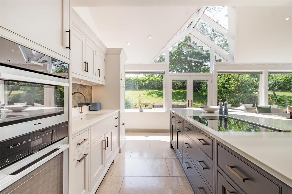 8553666-interior35.jpg