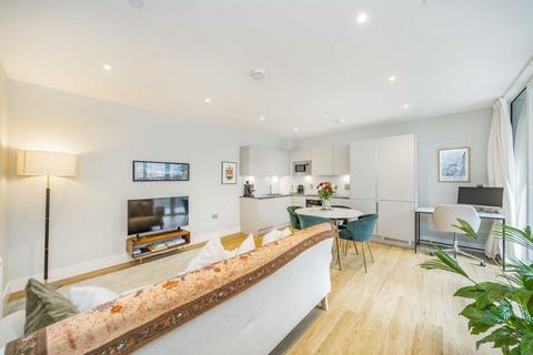 1 bedroom flat for sale, Greyhound Parade, London SW17