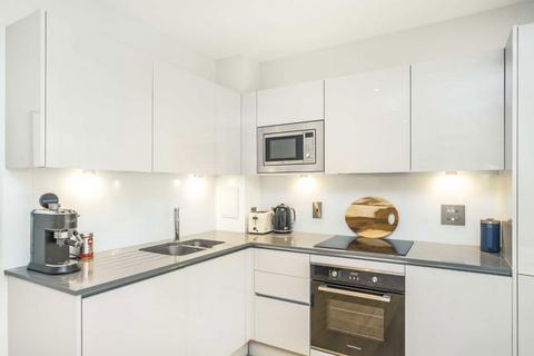 1 bedroom flat for sale, Greyhound Parade, London SW17