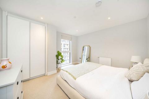 1 bedroom flat for sale, Greyhound Parade, London SW17