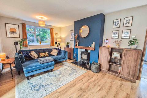 3 bedroom semi-detached house for sale, Rhodes Hill, Lees, Oldham, OL4