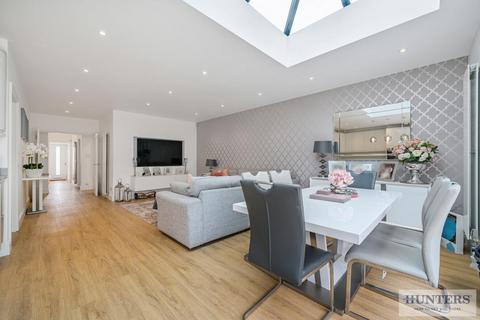 106 Abbotts Walk, Bexleyheath, DA7 5RW