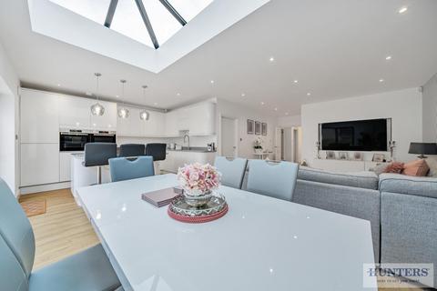 106 Abbotts Walk, Bexleyheath, DA7 5RW