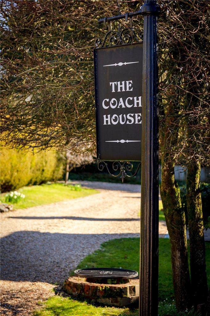 House. Partnership