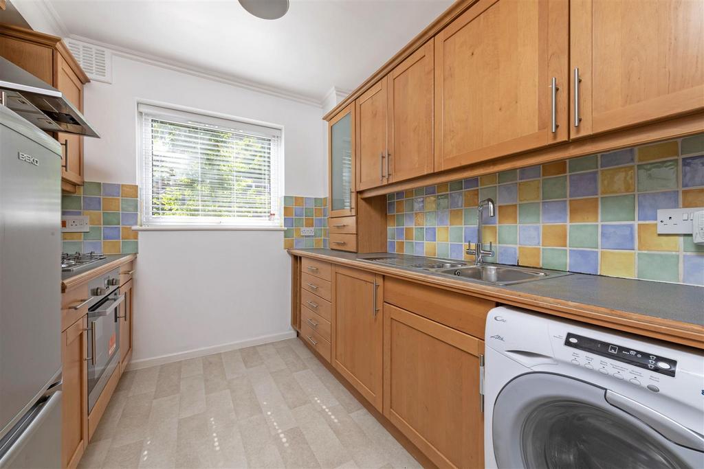 6 Roseland Hse Kit.jpg