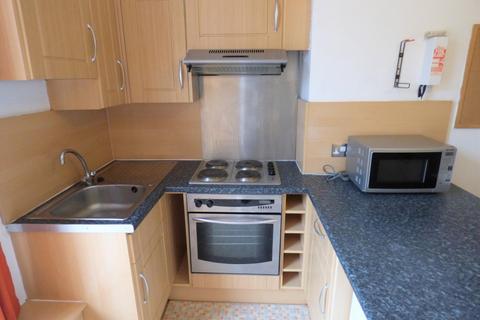 Studio to rent, Room 1, 14 Bankfield Road, Huddersfield, HD1 3HR