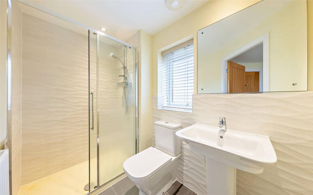 Bed 2 En Suite